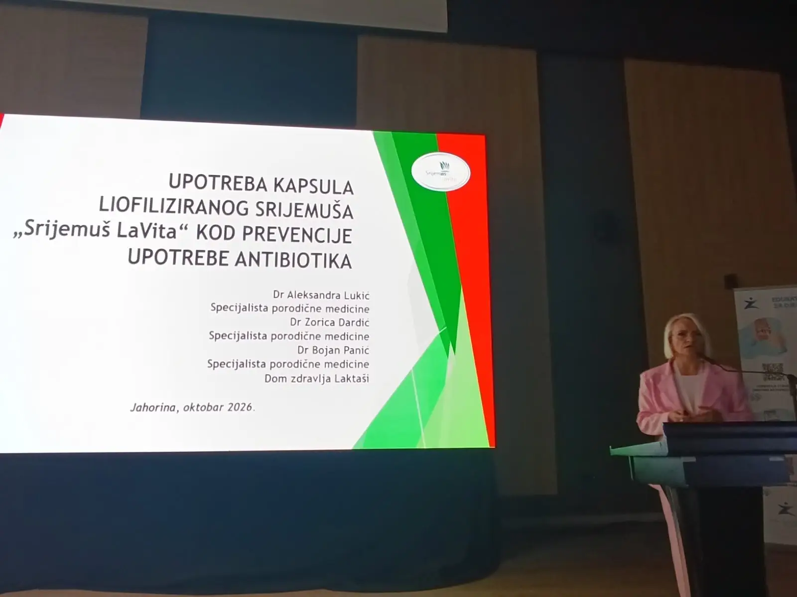 Dr Aleksandra Lukić tokom predstavljanja rada o kapsulama liofiliziranog srijemuša na Jahorini.